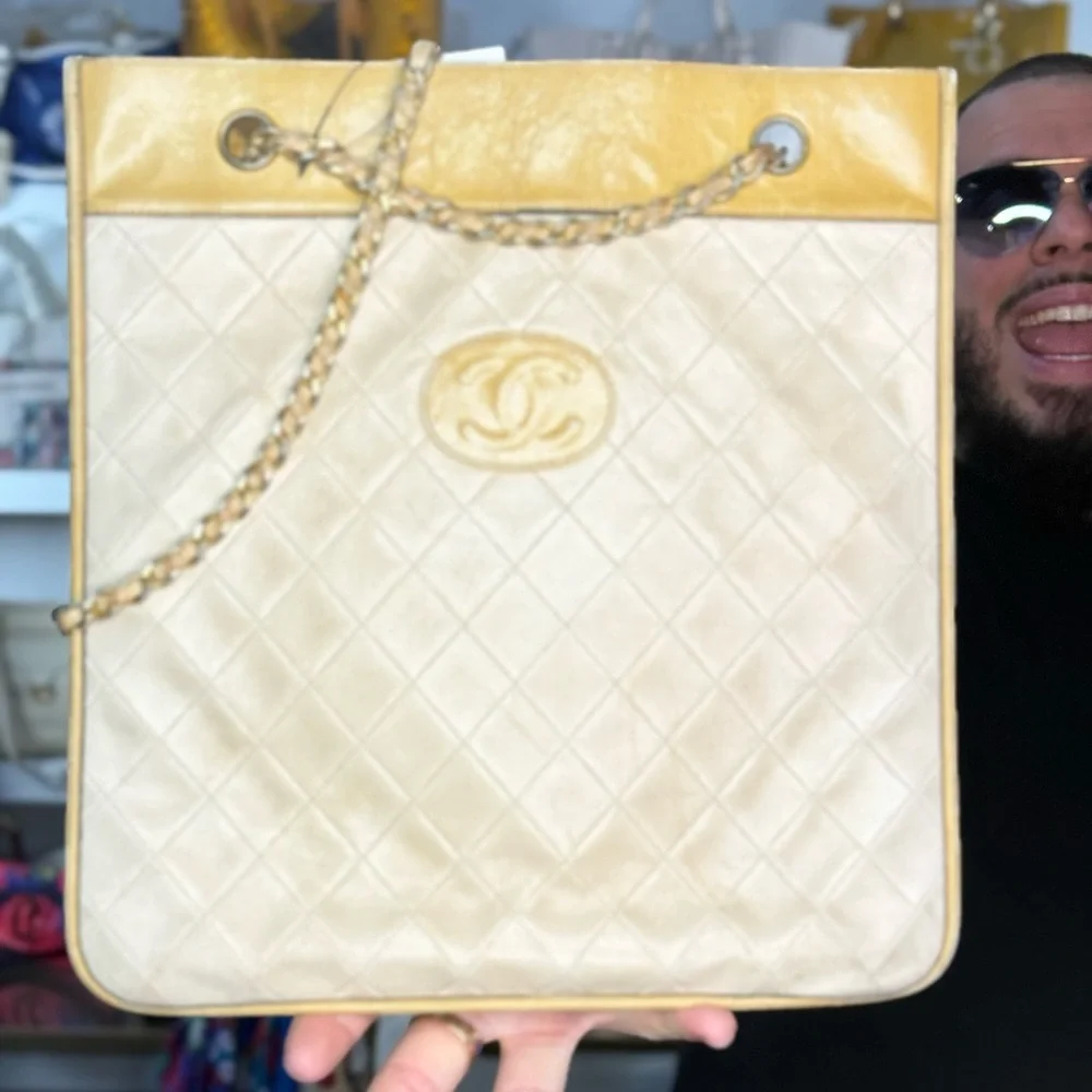 CHANEL QUILTED CHAIN TOTE